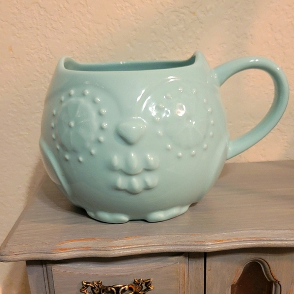 Like New Owl Shaped Mug Mint Green Ceramic